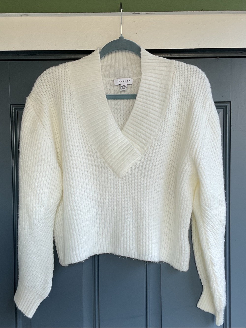 Topshop Ivory V-Neck Ribbed Knit Sweater, Size 4/6